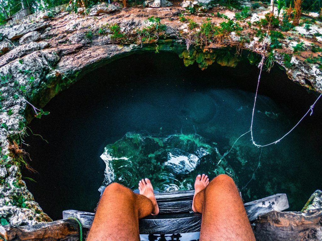 EXPLPORE CENOTES